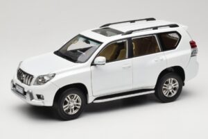 Toyota Land Cruiser Prado J150 Fehér Paudi Model 1:18 623132-WH Fém
