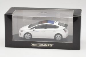 Toyota Prius XW30 Super Fehér Minichamps 1:43 PRIUS001 Fém – 4. kép a 4-ből