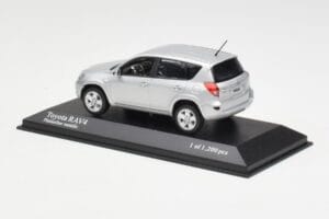 Toyota RAV4 XA30 Ezüst Minichamps 1:43 400166570 Fém – 3. kép a 4-ből