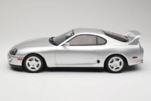 Toyota Supra A80 Ezüst Kyosho 1:12 KSR12006S Gyanta – 3. kép a 6-ből