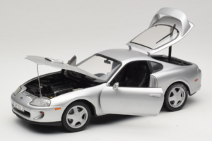Toyota Supra A80 Ezüst Kyosho 1:18 8847 Fém – 2. kép a 8-ből