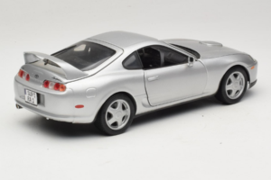 Toyota Supra A80 Ezüst Kyosho 1:18 8847 Fém – 3. kép a 8-ből