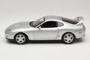 Toyota Supra A80 Ezüst Kyosho 1:18 8847 Fém – 4. kép a 8-ből