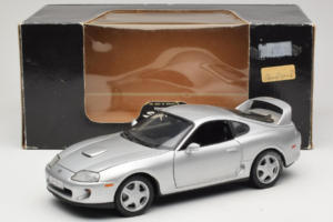 Toyota Supra A80 Ezüst Kyosho 1:18 8847 Fém – 8. kép a 8-ből
