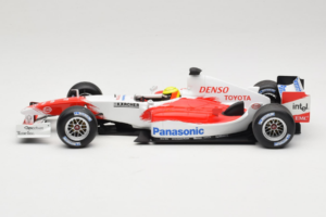 Toyota TF105 #17 R. Schumacher Panasonic Toyota Racing Showcar 2005 Minichamps 1:18 100050087 Fém – 3. kép a 7-ből