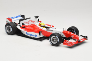 Toyota TF105 #17 R. Schumacher Panasonic Toyota Racing Showcar 2005 Minichamps 1:18 100050087 Fém – 4. kép a 7-ből