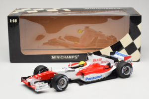 Toyota TF105 #17 R. Schumacher Panasonic Toyota Racing Showcar 2005 Minichamps 1:18 100050087 Fém – 7. kép a 7-ből