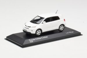 Toyota Urban Cruiser Fehér Minichamps 1:43 400166960 Fém – 3. kép a 3-ből