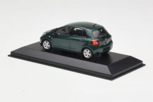 Toyota Yaris XP10 Oxford Green Minichamps 1:43 400166501 Fém – 3. kép a 4-ből