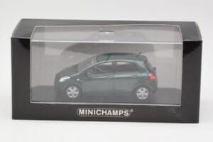 Toyota Yaris XP10 Oxford Green Minichamps 1:43 400166501 Fém – 4. kép a 4-ből