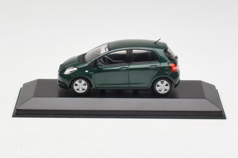 Toyota Yaris XP10 Oxford Green Minichamps 1:43 400166501 Fém