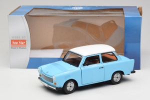 Trabant 601 Deluxe Kék Fehér Sun Star 1:18 4286 Fém – 6. kép a 6-ből