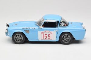 Triumph TR4 Rally Car Revell 1:18 8773 Fém – 4. kép a 8-ből