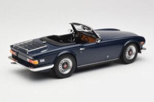 Triumph TR6 PI Sötétkék Minichamps 1:18 155132032 Fém – 2. kép a 6-ből