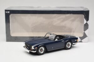Triumph TR6 PI Sötétkék Minichamps 1:18 155132032 Fém – 6. kép a 6-ből