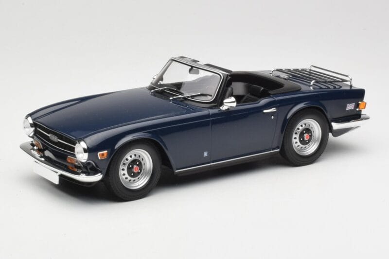 Triumph TR6 PI Sötétkék Minichamps 1:18 155132032 Fém
