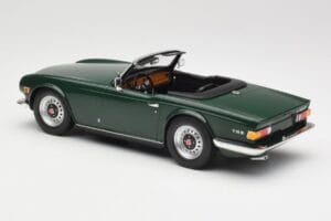 Triumph TR6 PI Sötétzöld Minichamps 1:18 155132030 Fém – 5. kép a 6-ből