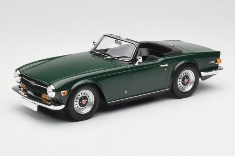 Triumph TR6 PI Sötétzöld Minichamps 1:18 155132030 Fém