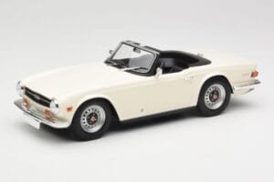 Triumph TR6 PI Fehér Minichamps 1:18 155132035 Fém