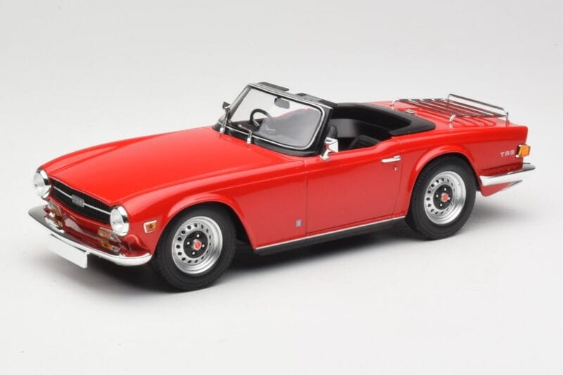 Triumph TR6 PI Piros Minichamps 1:18 155132031 Fém