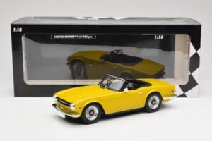 Triumph TR6 RHD Sárga Minichamps 1:18 155132034 Fém – 6. kép a 6-ből