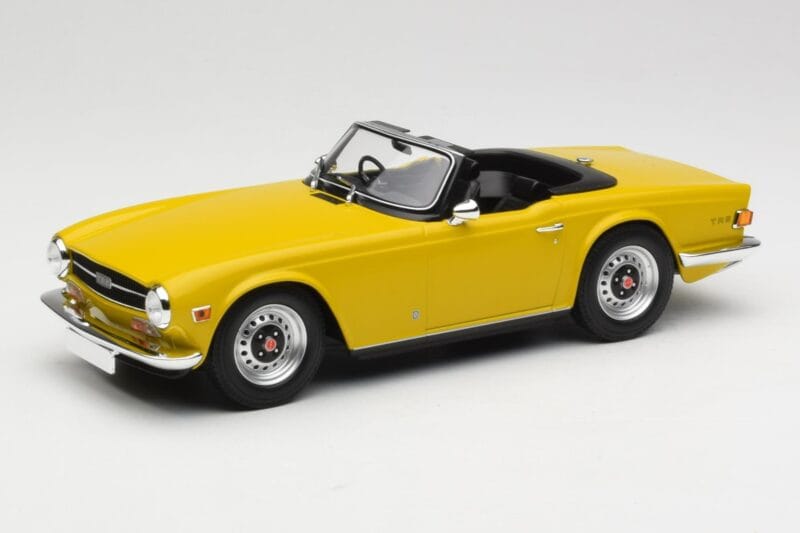 Triumph TR6 RHD Sárga Minichamps 1:18 155132034 Fém