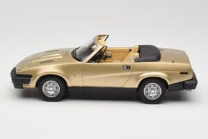 Triumph TR7 DHC Arany BoS Models 1:18 BOS221 Gyanta – 3. kép a 6-ből