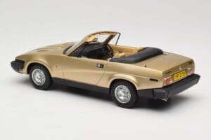 Triumph TR7 DHC Arany BoS Models 1:18 BOS221 Gyanta – 5. kép a 6-ből