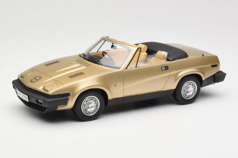 Triumph TR7 DHC Arany BoS Models 1:18 BOS221 Gyanta