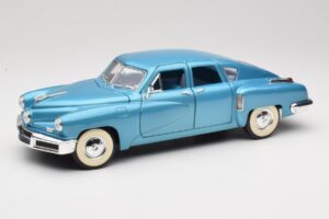 Tucker Torpedo Kék Road Signature 1:18 92268 Fém