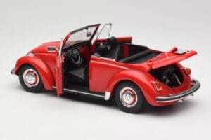 Volkswagen 1302 LS Kabrió Piros Revell 1:18 08470 Fém – 5. kép a 8-ből