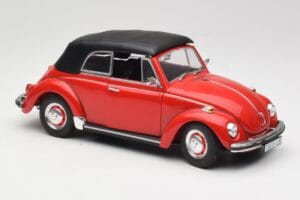 Volkswagen 1302 LS Kabrió Piros Revell 1:18 08470 Fém – 6. kép a 8-ből
