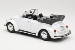 Volkswagen 1302 LS Kabrió Fehér Revell 1:18 8415 Fém – 7. kép a 8-ből