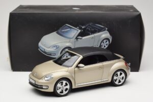 Volkswagen Beetle A5 Kabrió Szürke Kyosho 1:18 5C3099302P7W Fém – 8. kép a 8-ből