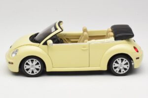 Volkswagen Beetle Kabrió Sárga Gate 1:18 VW24108 Fém – 4. kép a 8-ből