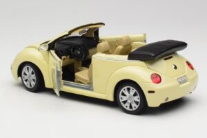 Volkswagen Beetle Kabrió Sárga Gate 1:18 VW24108 Fém – 5. kép a 8-ből