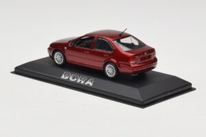 Volkswagen Bora Mk4 Red Metallic Minichamps 1:43 VW003 Fém – 3. kép a 4-ből