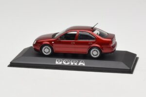 Volkswagen Bora Mk4 Red Metallic Minichamps 1:43 VW003 Fém