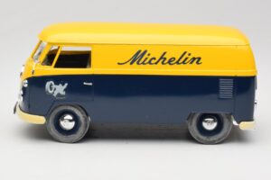 Volkswagen T1 Combi Michelin Fekete & Sárga Solido 1:18 9406 Fém – 4. kép a 8-ből