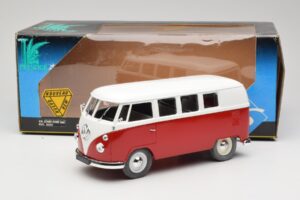 Volkswagen Combi T1 Piros & Fehér Solido 1:18 8031 Fém – 8. kép a 8-ből