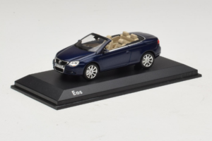 Volkswagen Eos Kabrió Kék Minichamps 1:43 1F0099300D5Q Fém – 2. kép a 5-ből