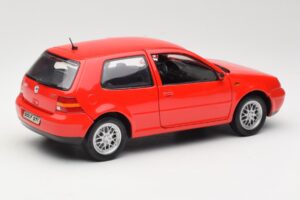 Volkswagen Golf Mk4 GTI Piros Revell 1:18 08943 Fém – 3. kép a 8-ből