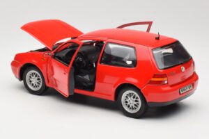 Volkswagen Golf Mk4 GTI Piros Revell 1:18 08943 Fém – 5. kép a 8-ből