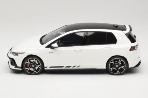 Volkswagen Golf Mk8 GTI Clubsport Pure White Otto 1:18 OT1221 Gyanta – 3. kép a 6-ből