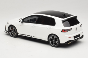 Volkswagen Golf Mk8 GTI Clubsport Pure White Otto 1:18 OT1221 Gyanta – 5. kép a 6-ből