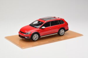 Volkswagen Golf Mk7 Alltrack Tornado Red DNA 1:18 DNA000035 Gyanta