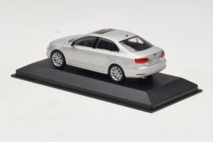 Volkswagen Jetta Mk6 Ezüst Minichamps 1:43 JETTA002 Fém – 3. kép a 4-ből