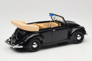 Volkswagen Bogár Kabrió Fekete Maisto 1:18 37800-M6 Fém – 3. kép a 8-ből
