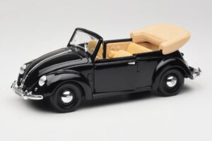 Volkswagen Bogár Kabrió Fekete Maisto 1:18 37800-M6 Fém