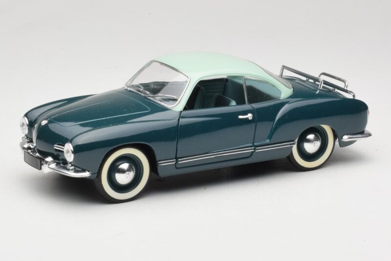 Volkswagen Karmann Ghia Kék Solido 1:18 8061 Fém